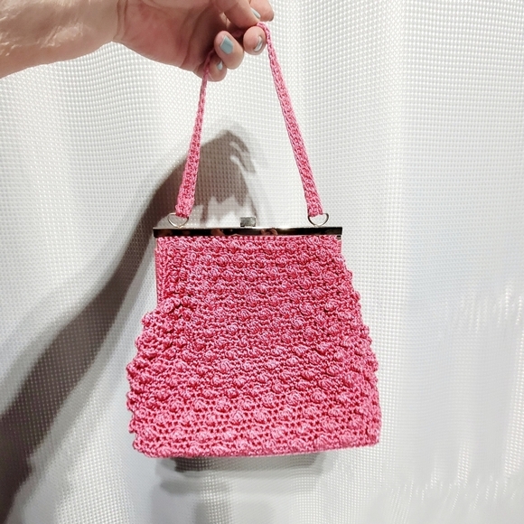 Vintage Vibrant Pink Crocheted Popcorn/Bubble Purse with Silver Clasp Closure. - Picture 2 of 10